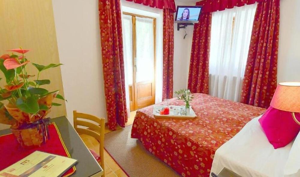 אטרובלס Hotel Beau Sejour מראה חיצוני תמונה